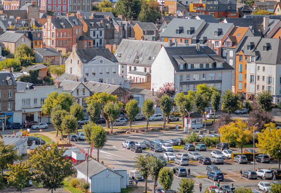 Navrhujeme moderní řešení, obsahující umělou inteligenci, pro komplexní problémy měst